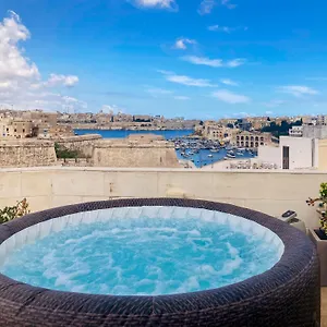 Valletta&grand Harbour Lookout Kalkara