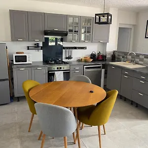 https://logement-2-pices-le-tignet.fr-provencehotel.com